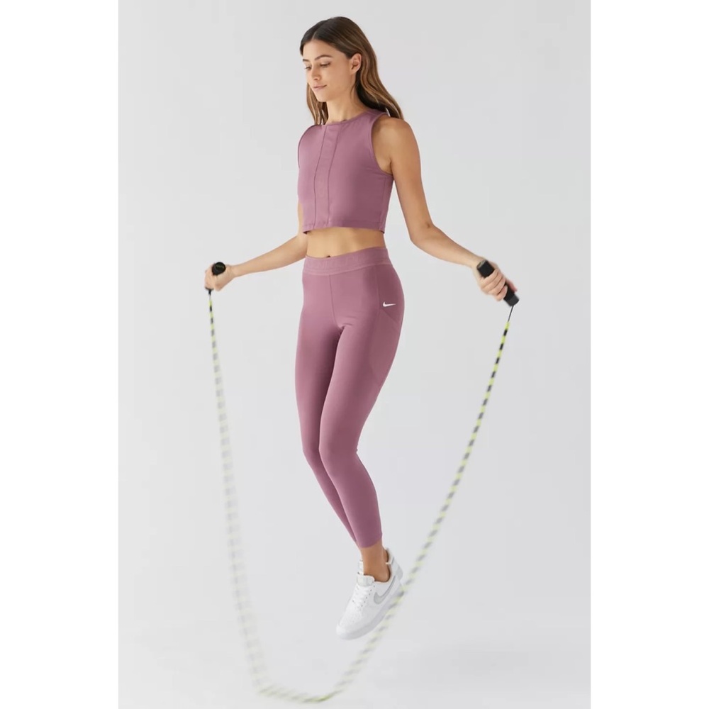 Nike Pro High-Waisted 7/8 Legging - Picture 5 of 7